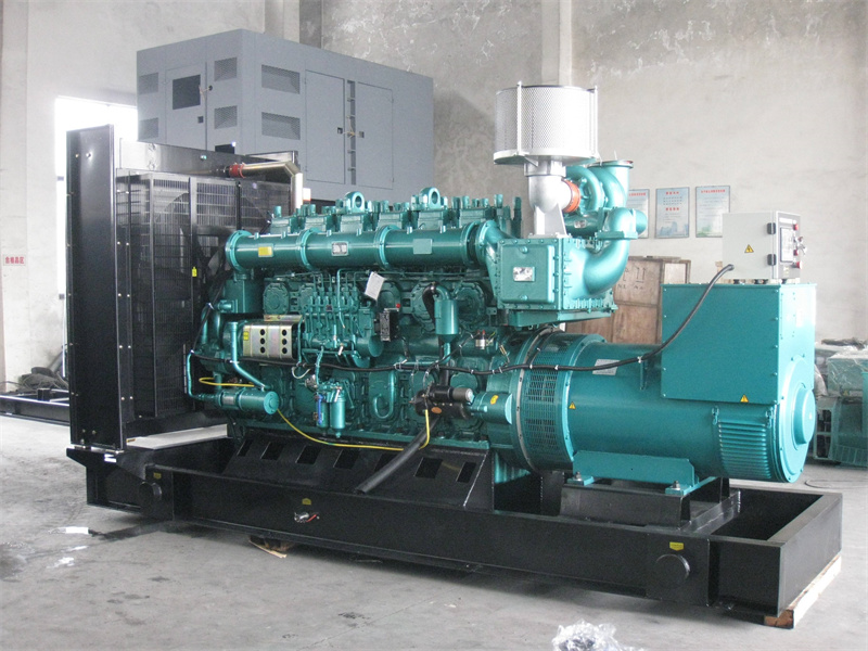 天门200KW 柴油发电机的油耗是多少？
